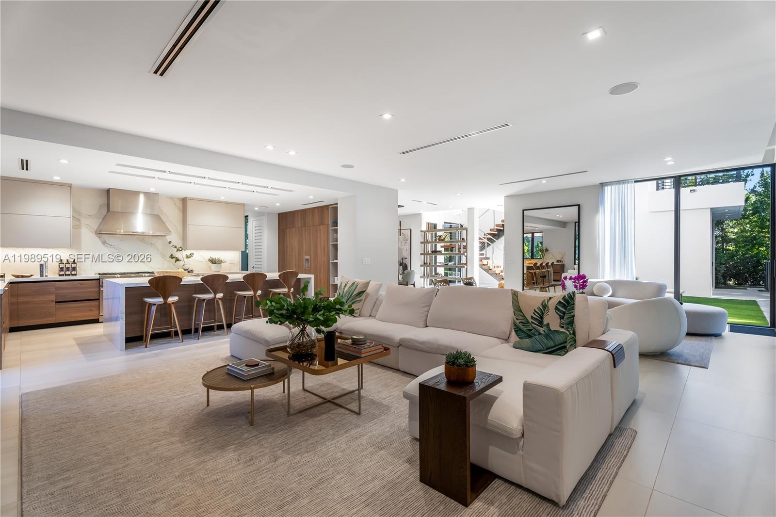 7900 SW 57th Ct, South Miami, FL, 33143/$6,495,000 2 7900 SW 57th Ct