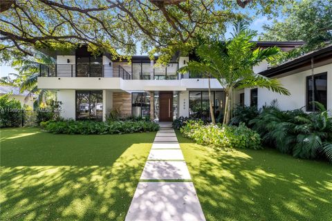 Townhomes and Villas with Garages For Sale in Miami-Dade County, FL 15 7900 SW 57th Ct South Miami FL 33143