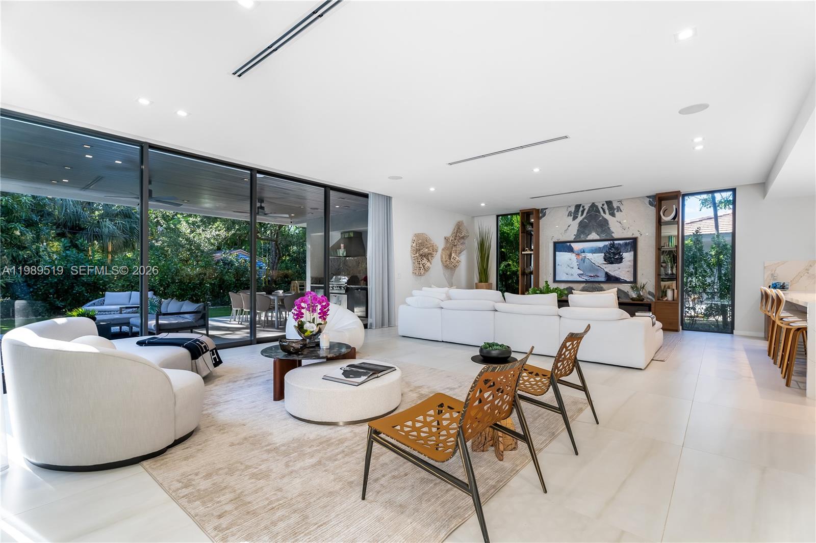 7900 SW 57th Ct, South Miami, FL, 33143/$6,495,000 3 7900 SW 57th Ct