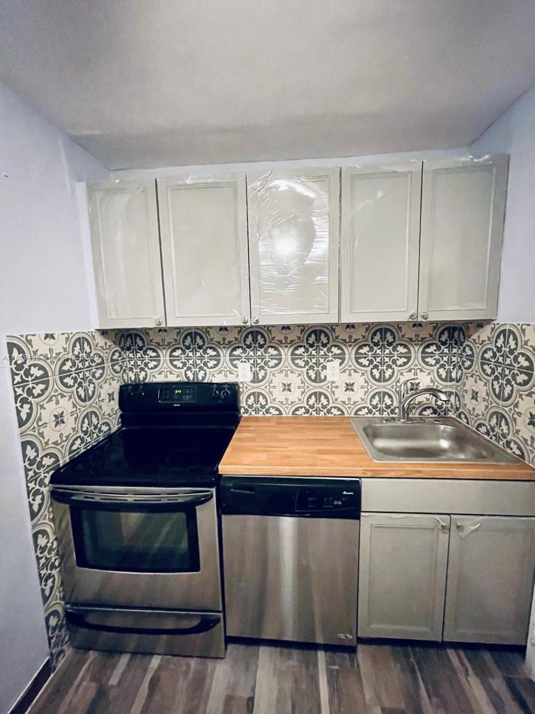 HIGHLAND SQUARE - Residential Lease