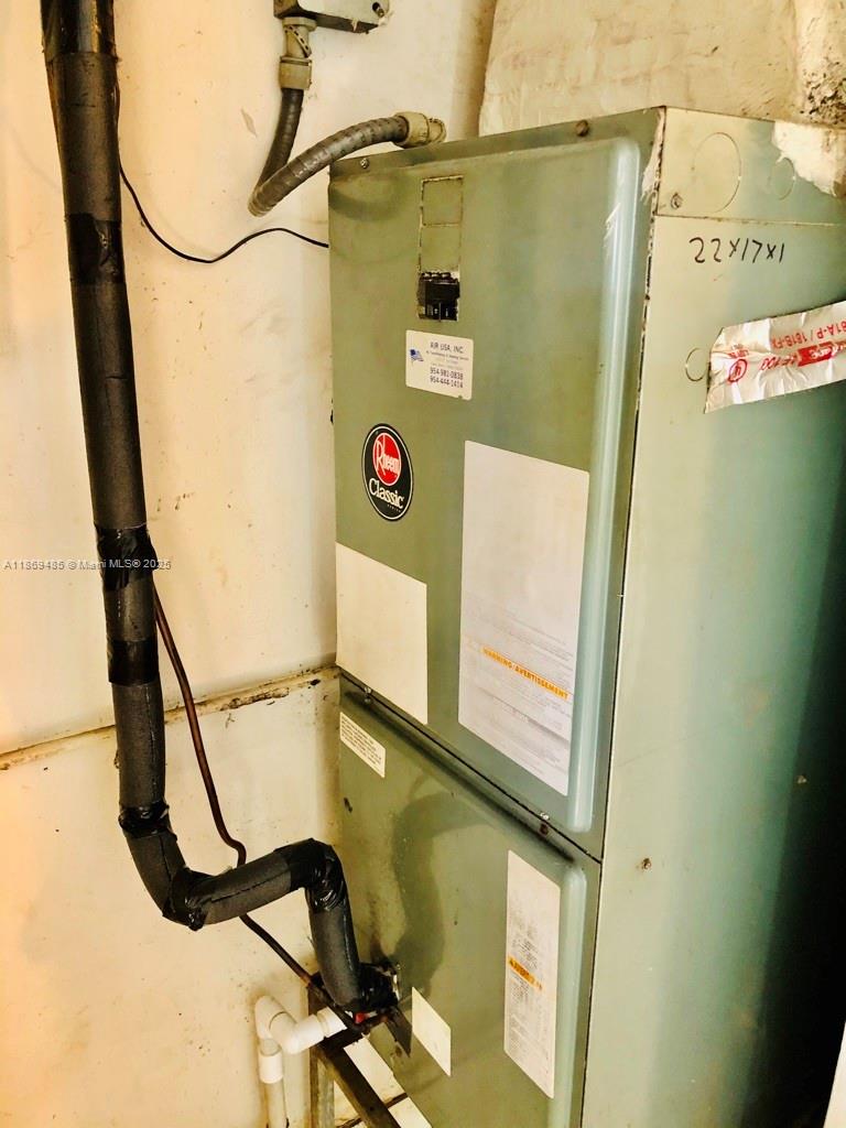 HIGHLAND SQUARE - Residential Lease