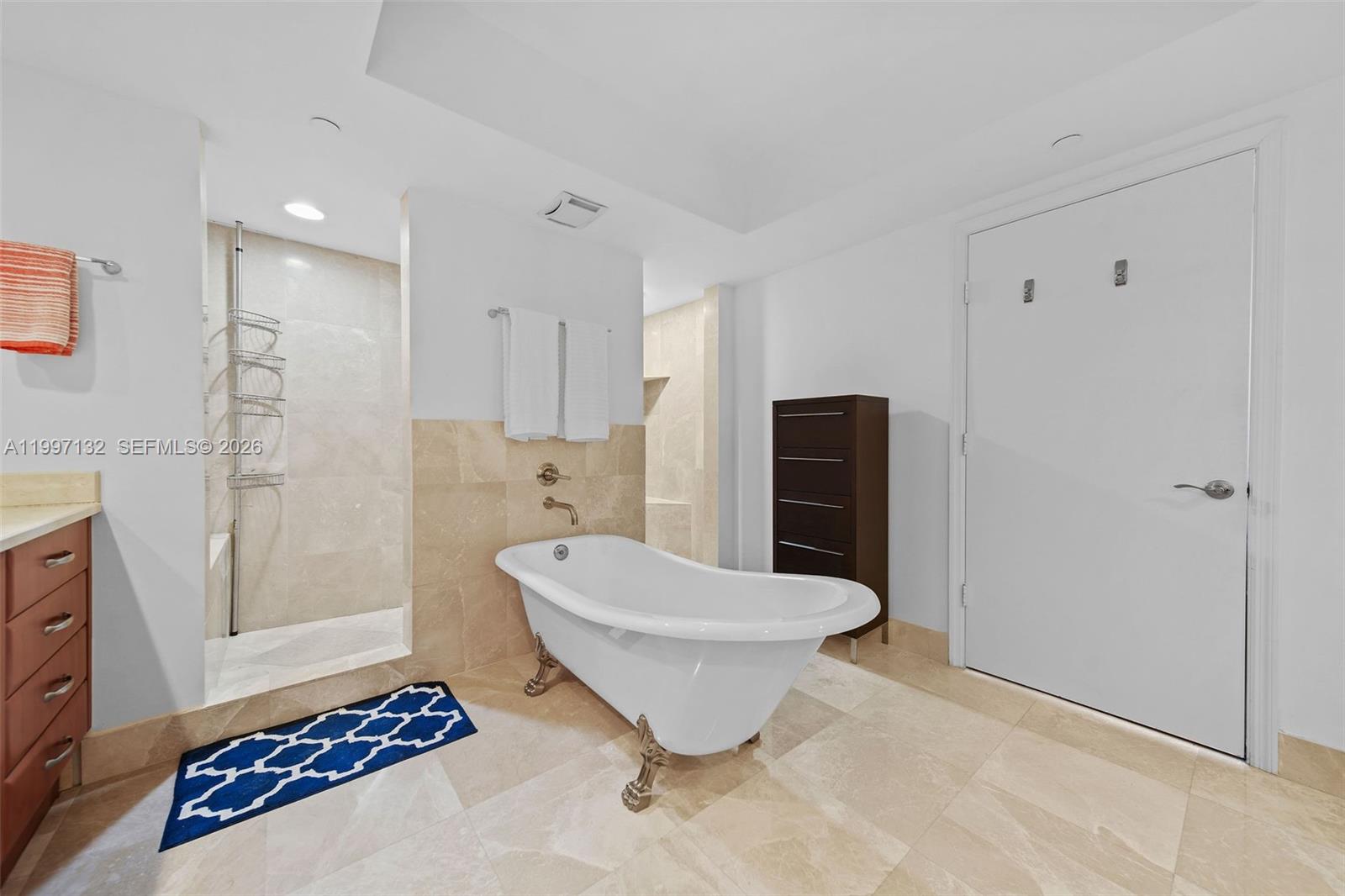 THE PENINSULA II CONDO - Residential Lease