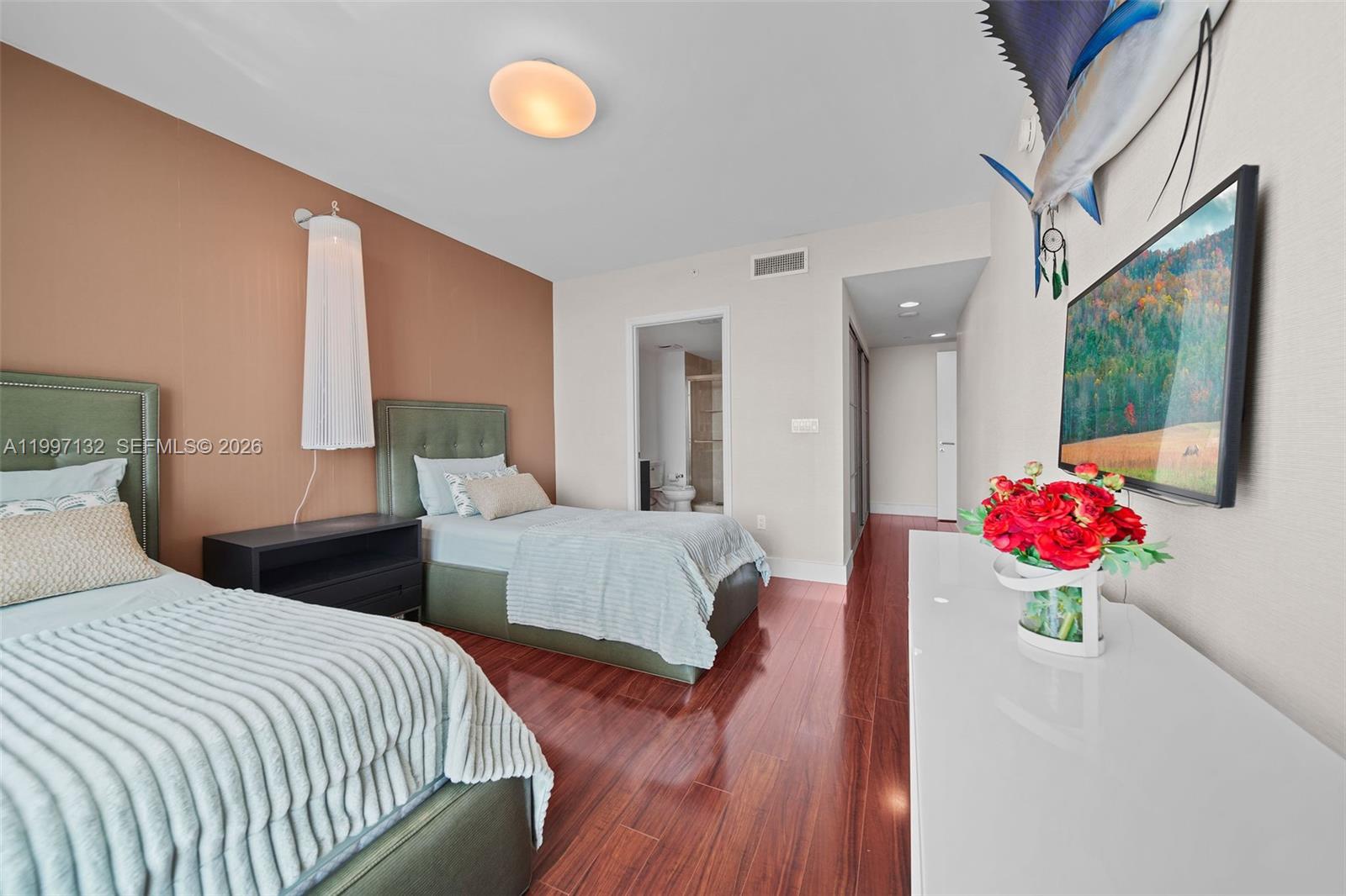 THE PENINSULA II CONDO - Residential Lease