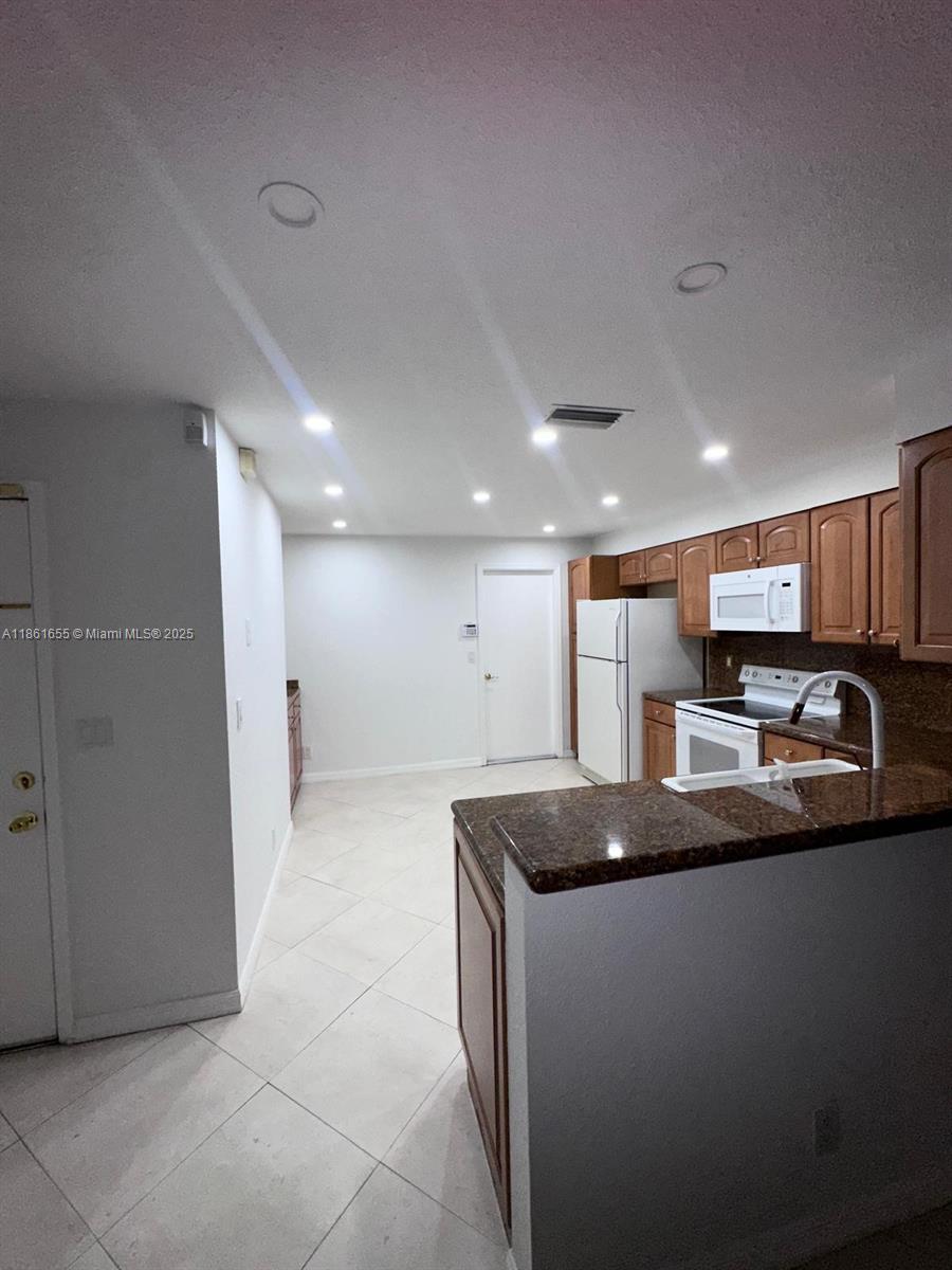 SAN REMO VILLAGE - Residential Lease