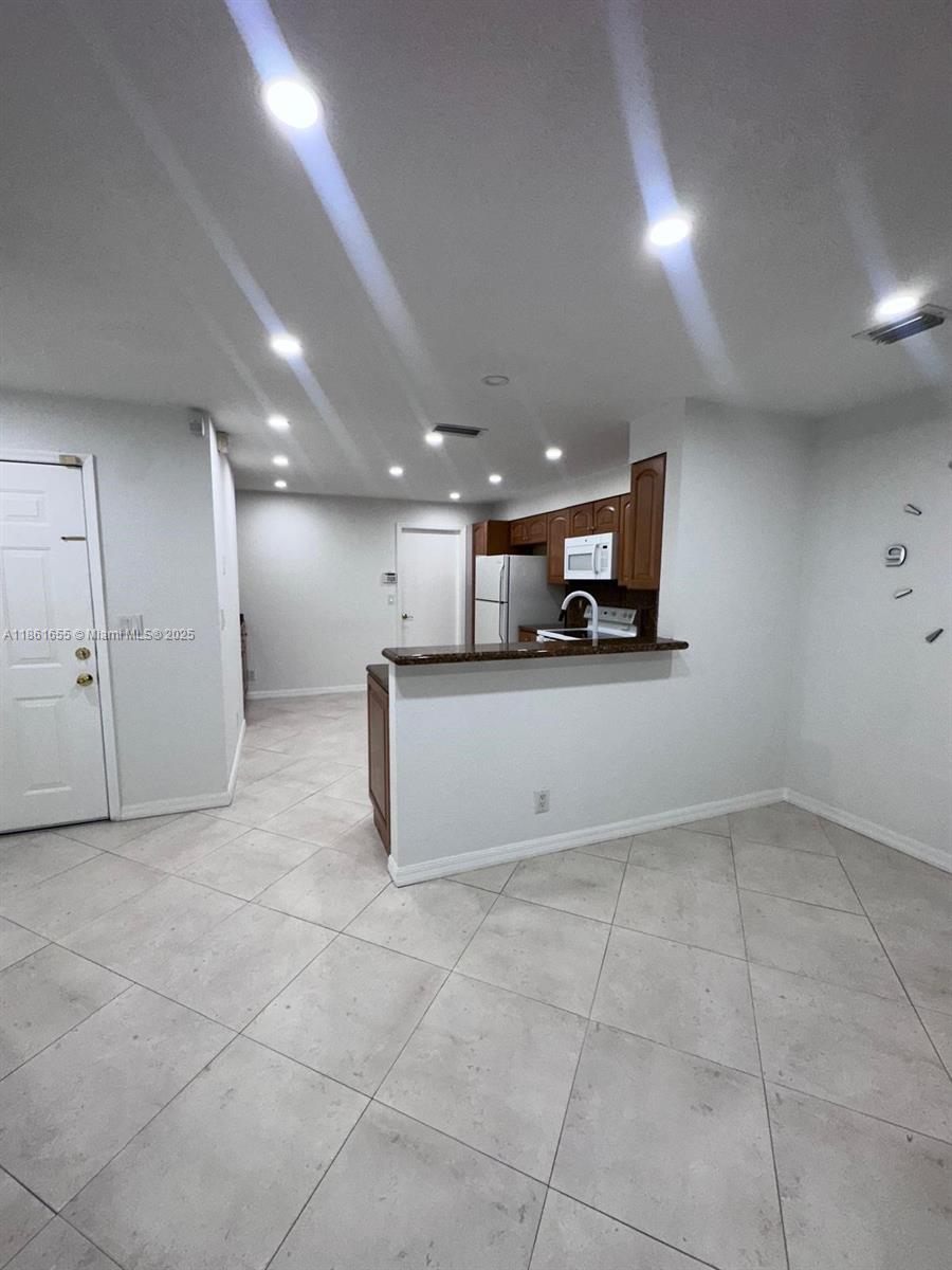 SAN REMO VILLAGE - Residential Lease