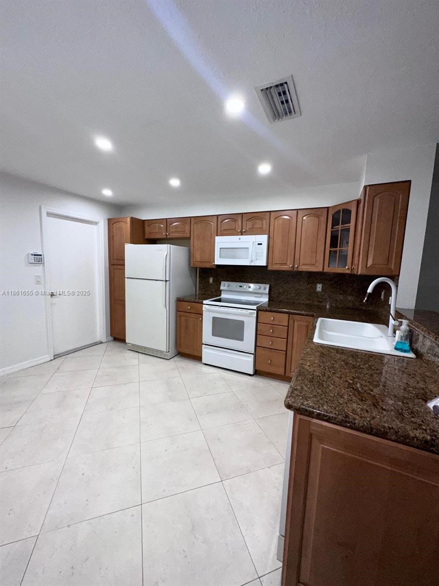 SAN REMO VILLAGE - Residential Lease