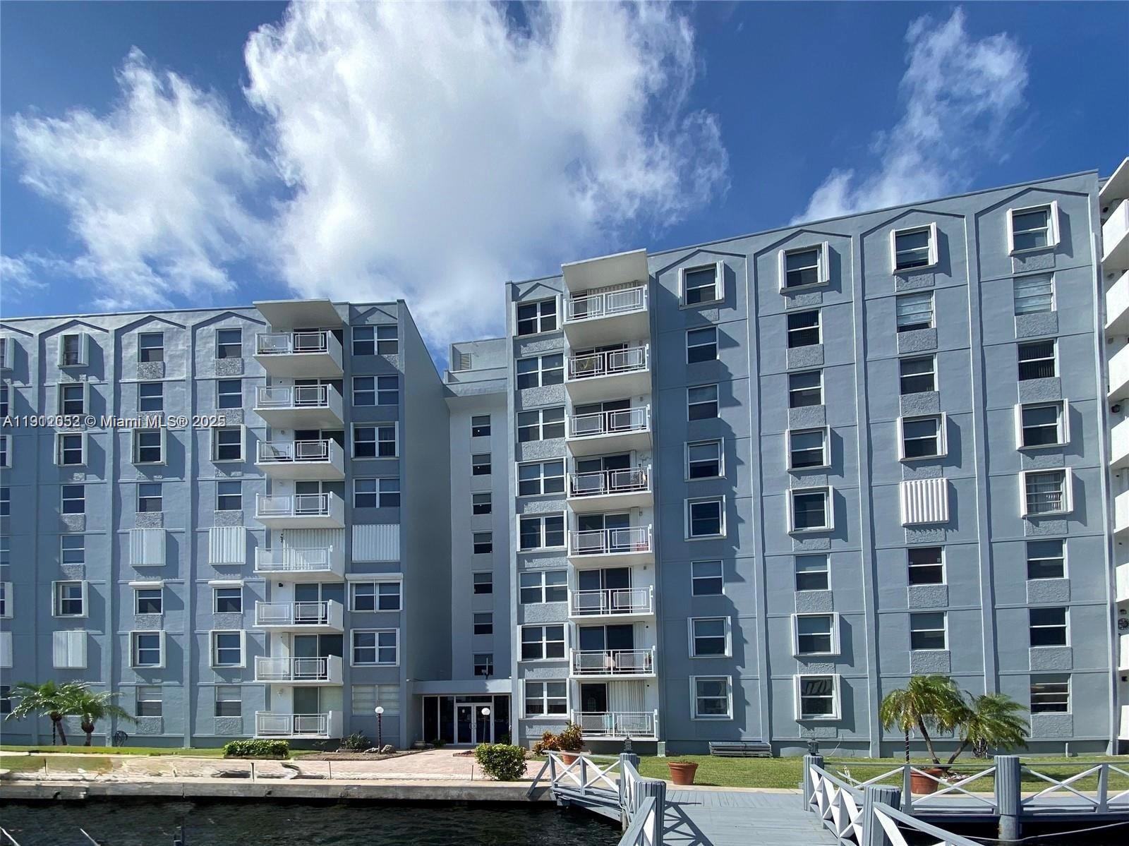 GOLDEN ISLES YACHT CLUB C - Residential Lease