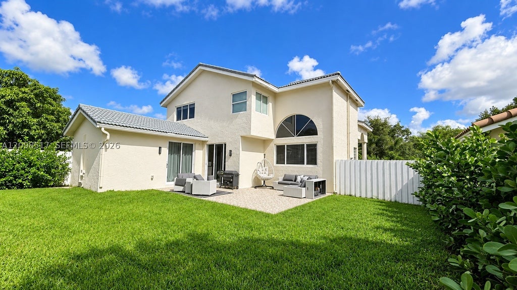 Photo of 212 SW 179th Ave, Pembroke Pines, FL 33029 (MLS # A12098517)