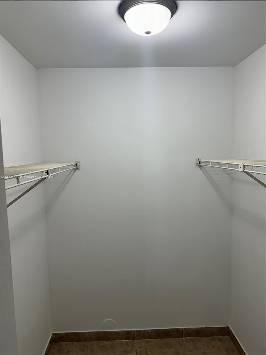 8100 Geneva Ct 142