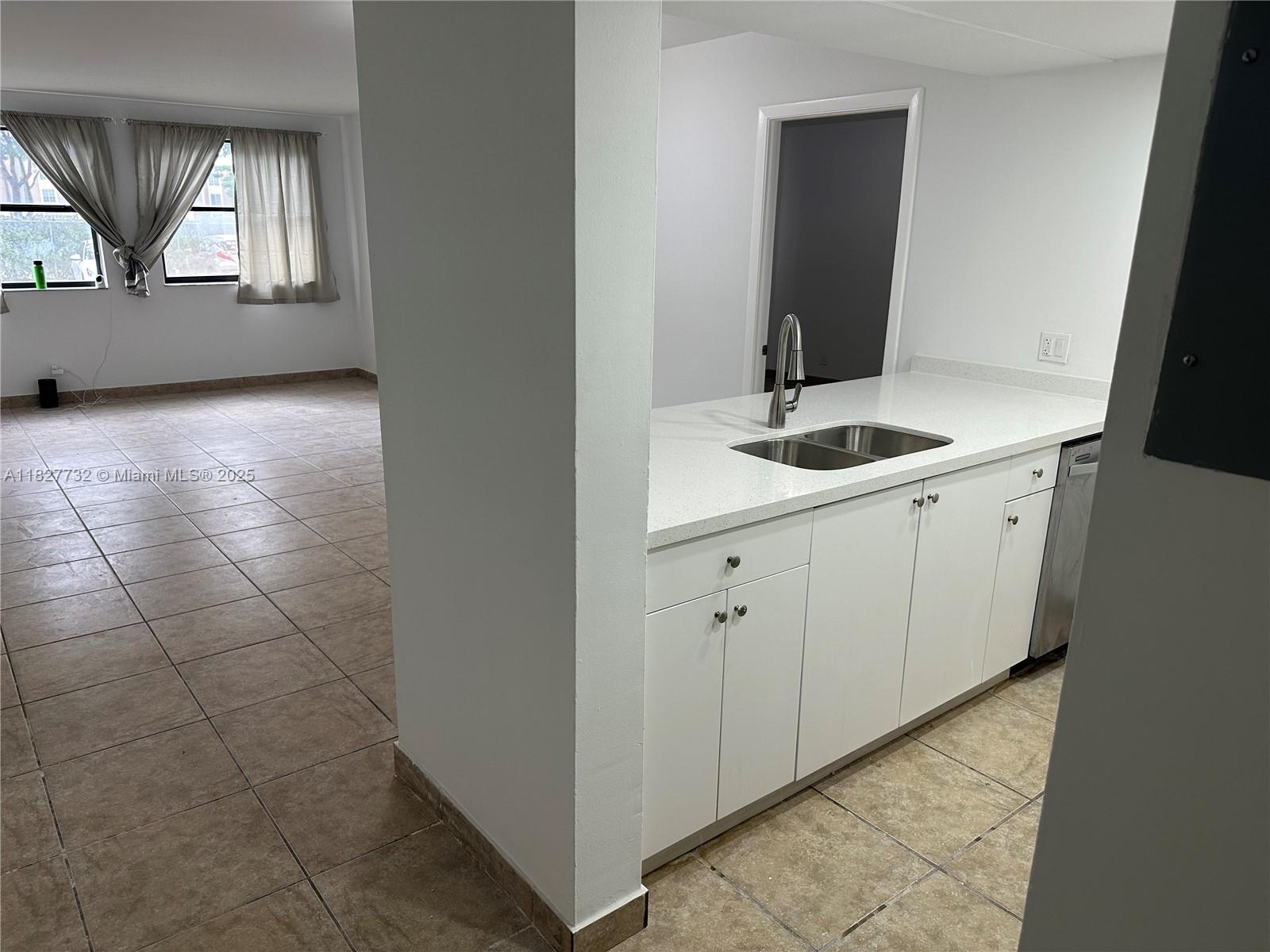 LAS VISTAS AT DORAL CONDO - Residential