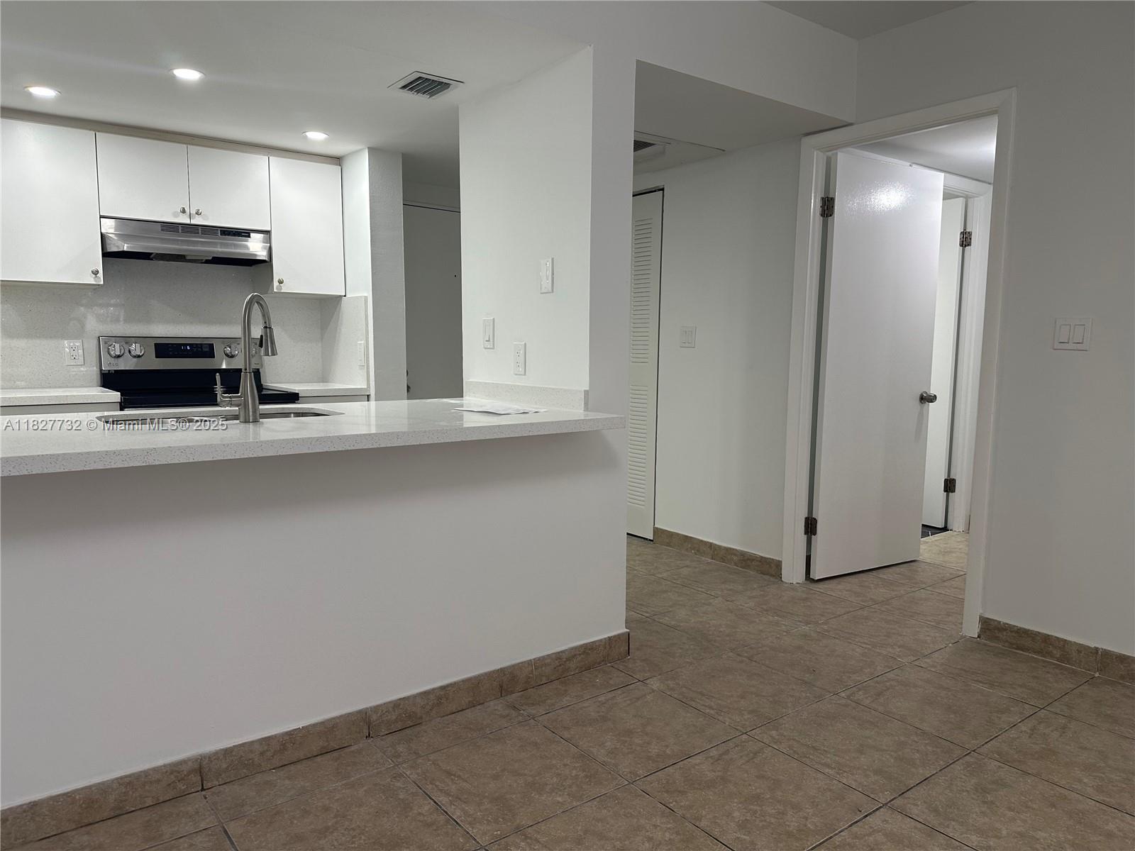Beautifully remodeled 2/2 condo located in the heart of Doral. This fully updated unit offers modern finishes and is situated in a rapidly growing area, providing excellent amenities and a fantastic opportunity for comfortable living. Property on lockbox.
Owner financing available upon request.