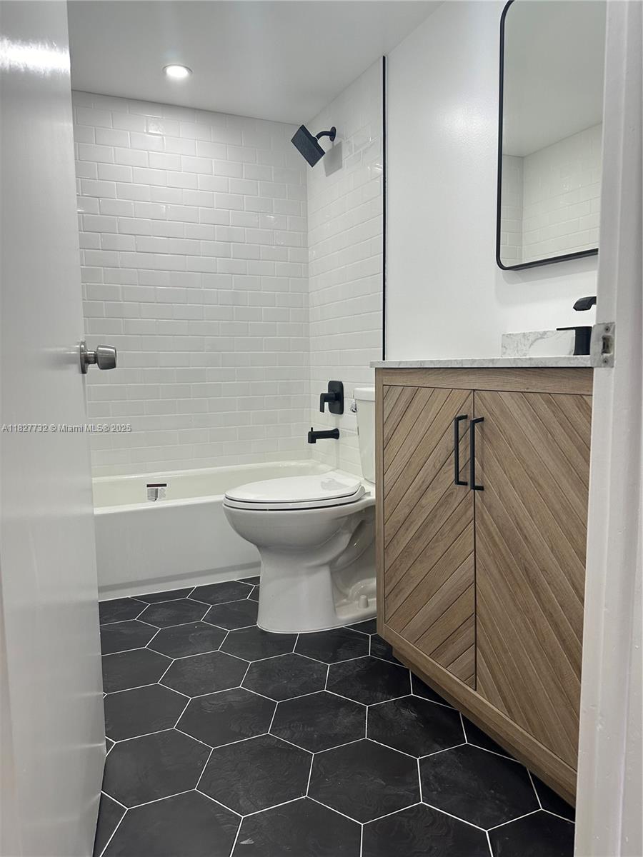 LAS VISTAS AT DORAL CONDO - Residential