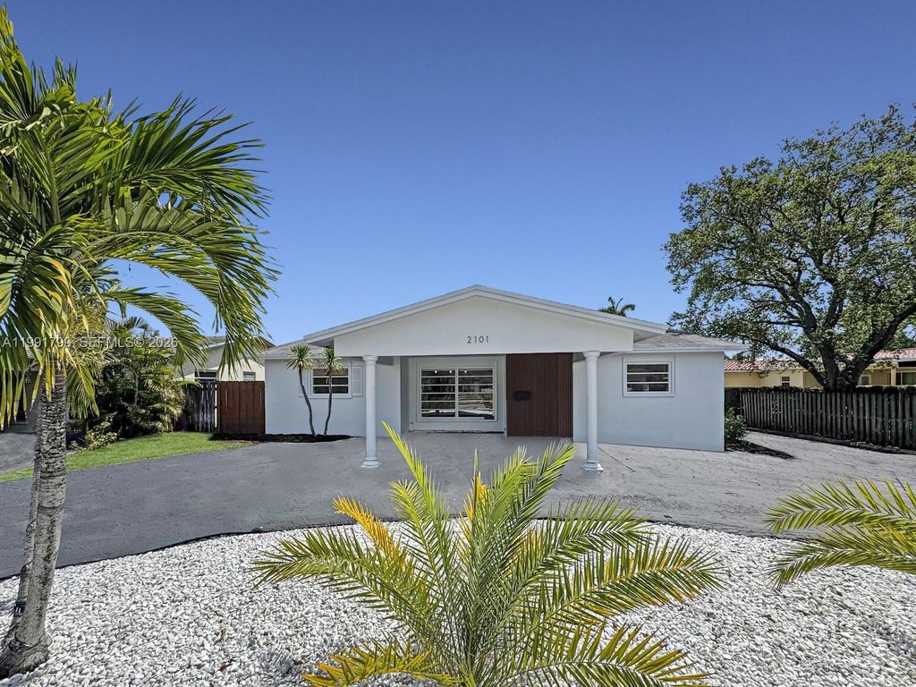 Photo of 2101 N 56th Ave, Hollywood, FL 33021 (MLS # A11991799)