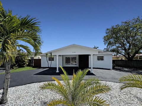 2101 N 56th Ave Hollywood FL 33021