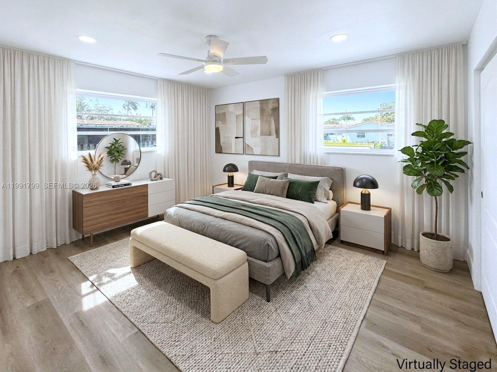 HOLLYWOOD HILLS - Residential