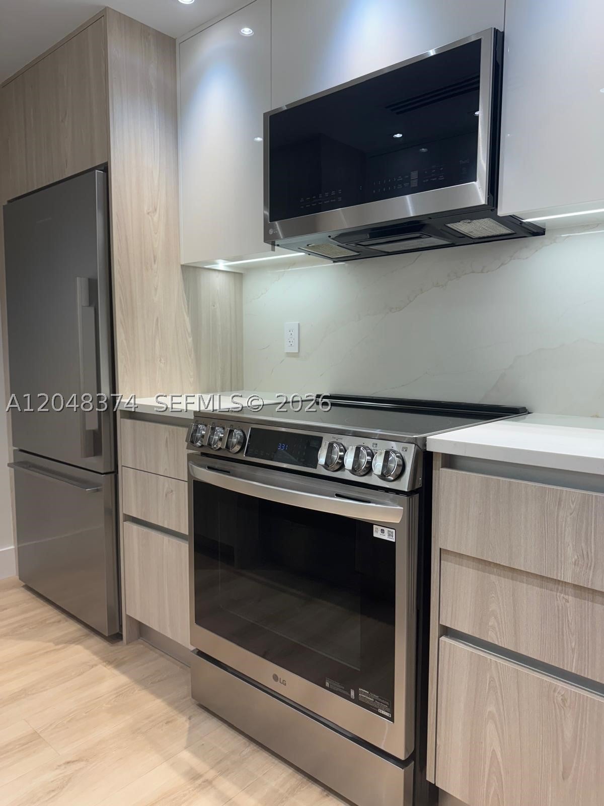 10275 Collins Ave 333