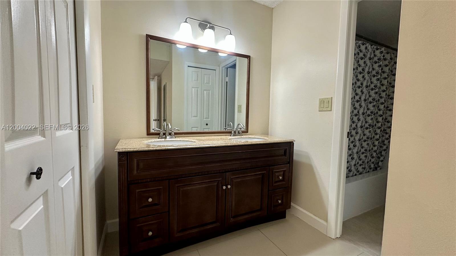 SADDLE CLUB GARDEN APTS A - Residential