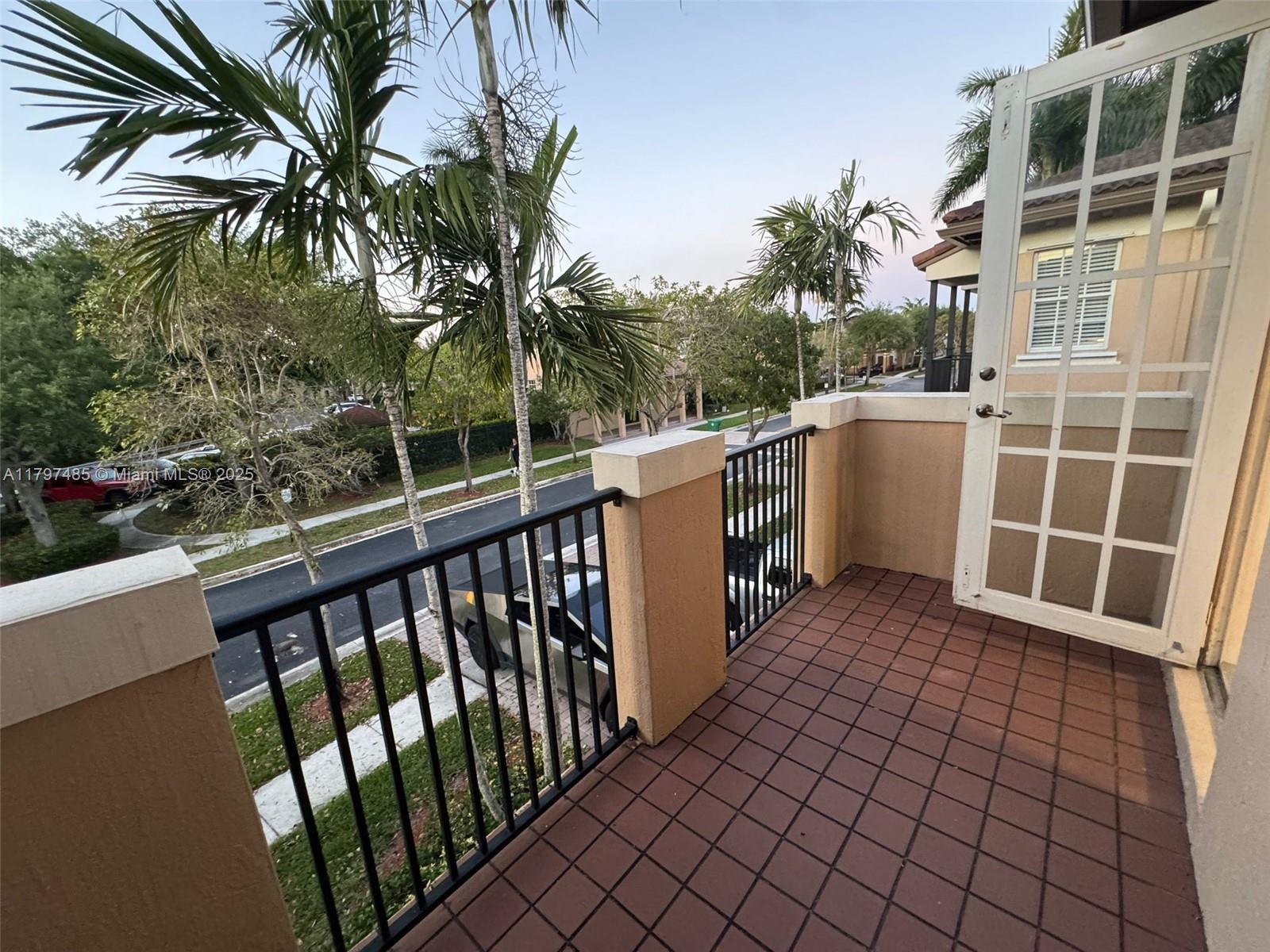 Property for Sale at 8706 Blaze Ct, Davie, Broward County, Florida - Bedrooms: 3 
Bathrooms: 2  - $559,900