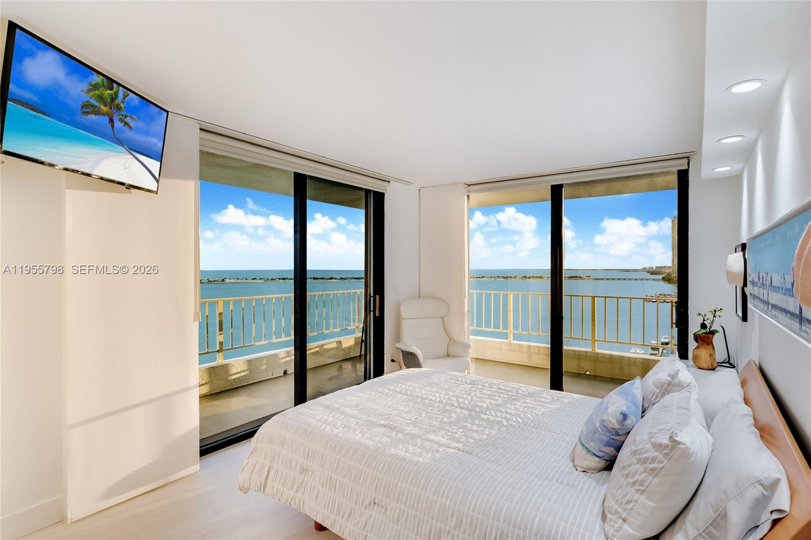 BRICKELL HARBOUR CONDO - Residential