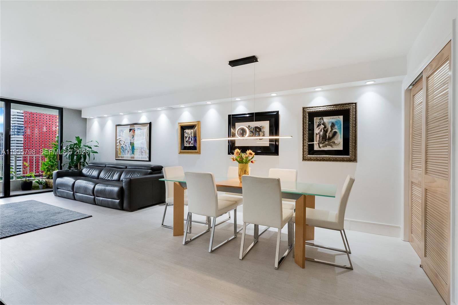 BRICKELL HARBOUR CONDO - Residential