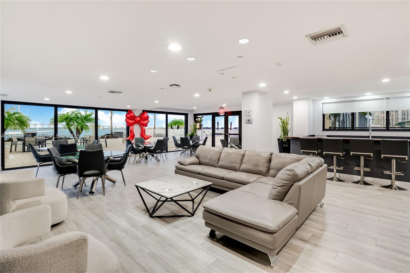 BRICKELL HARBOUR CONDO - Residential