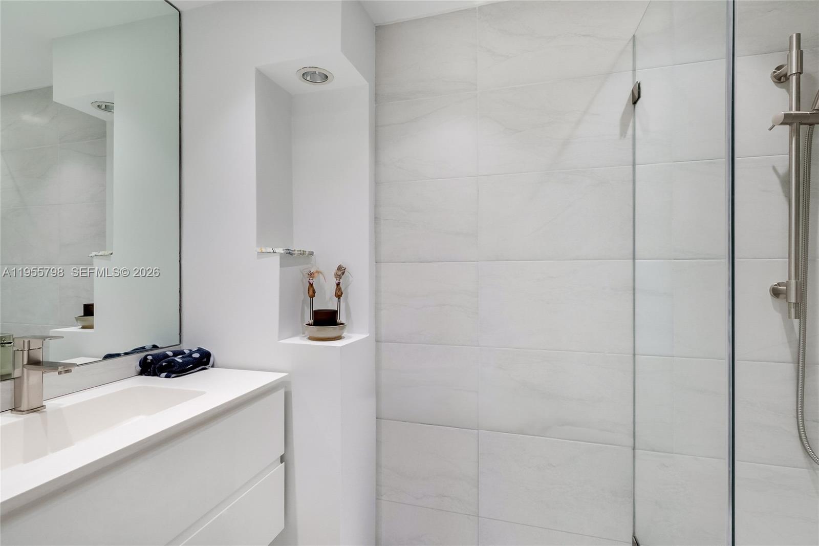 BRICKELL HARBOUR CONDO - Residential