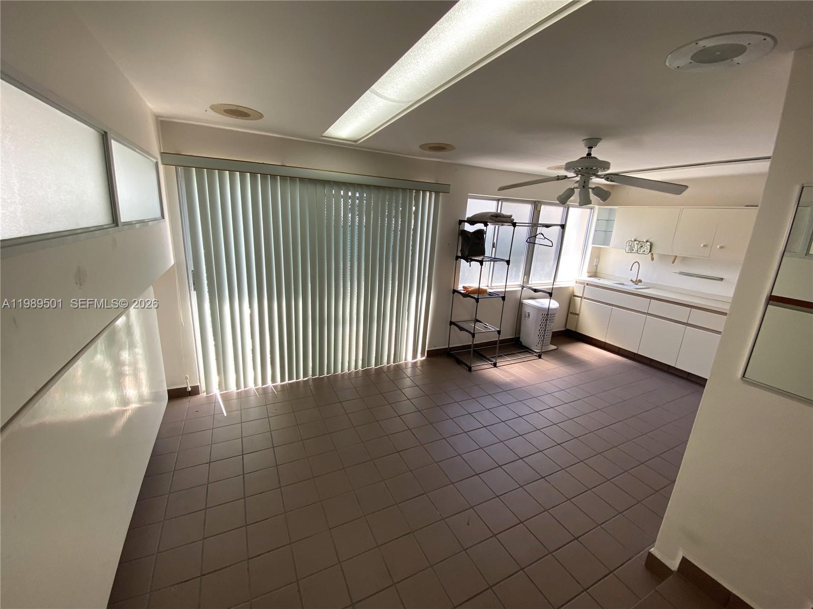 TAMIAMI PINES - Residential Income