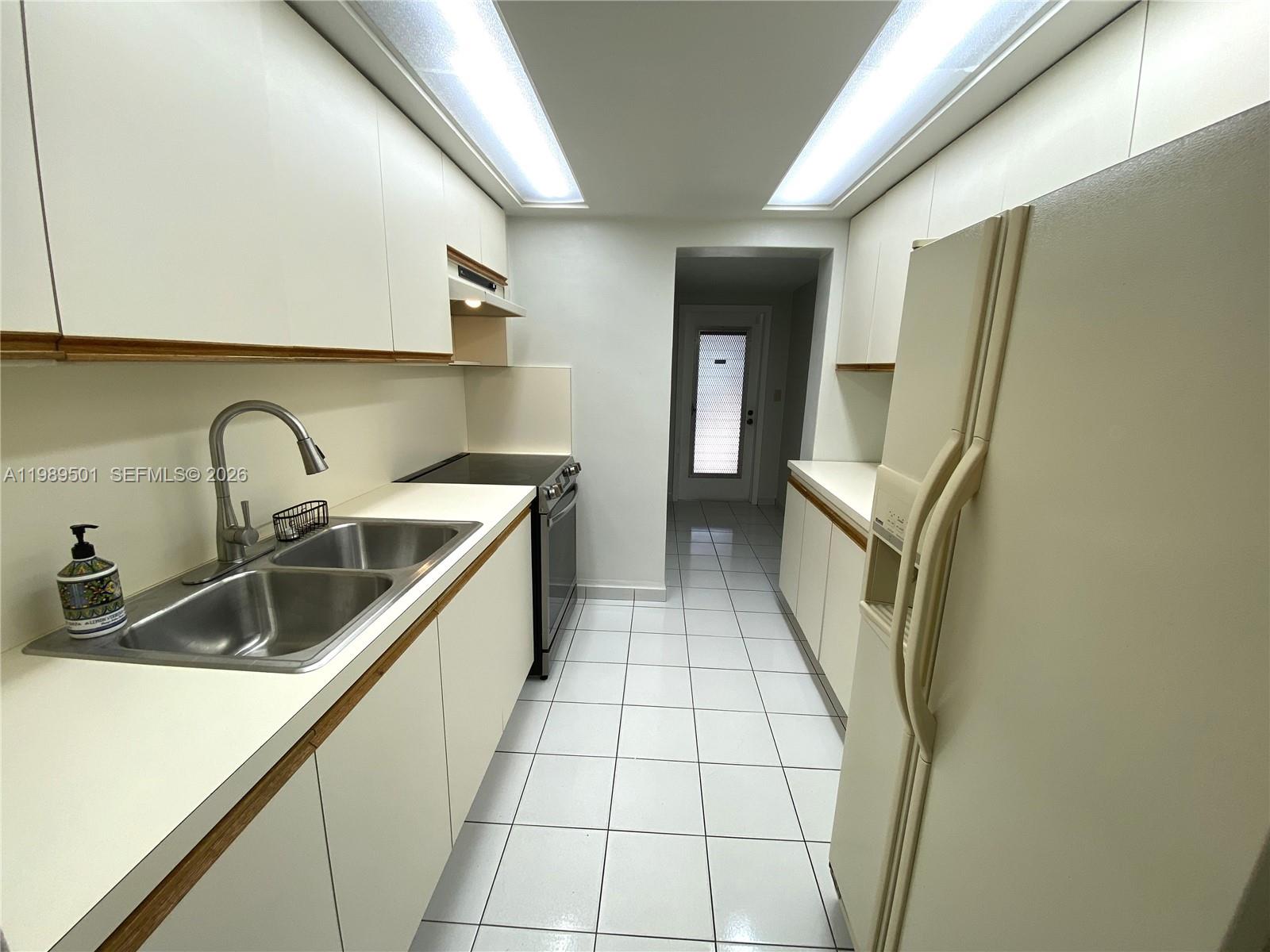 TAMIAMI PINES - Residential Income