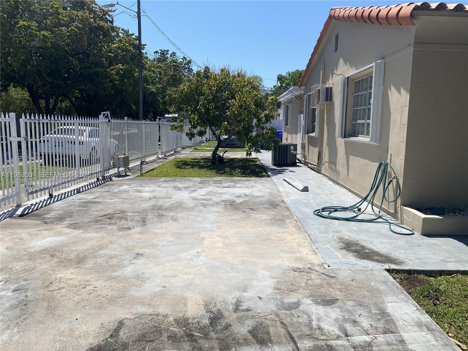 TAMIAMI PINES - Residential Income