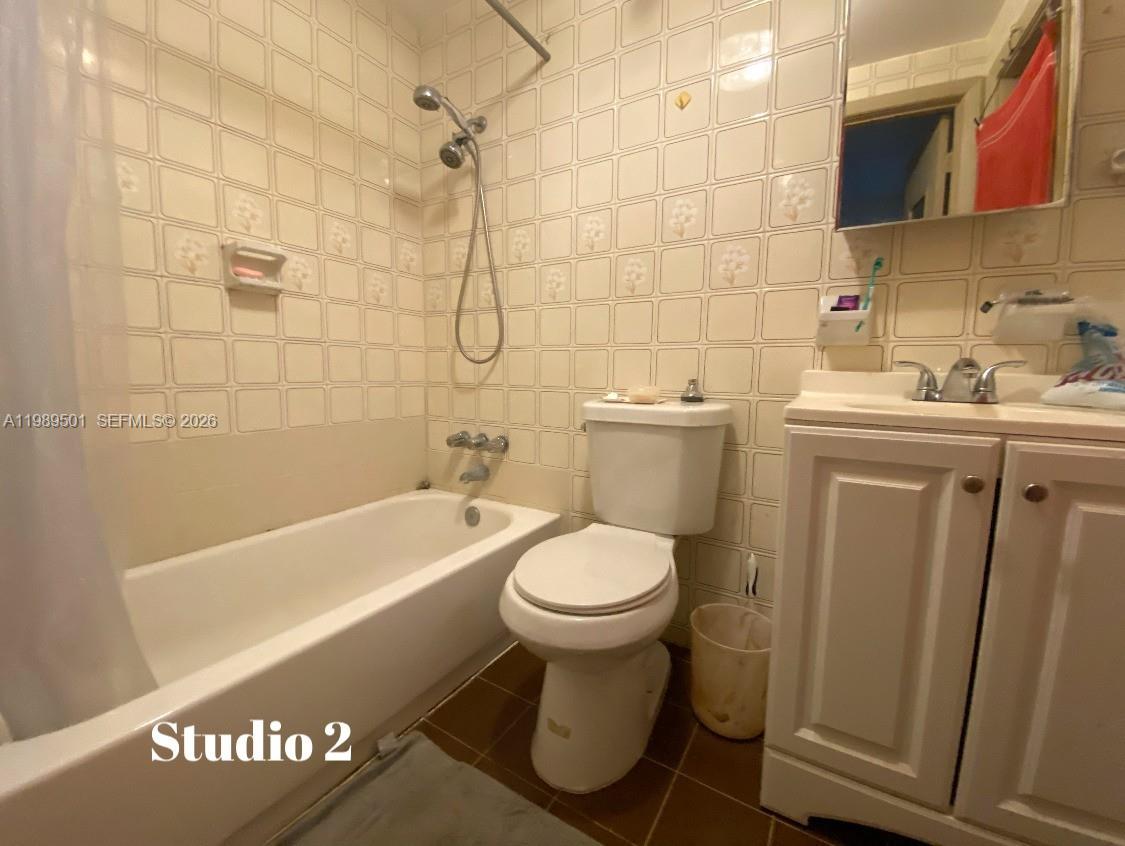 TAMIAMI PINES - Residential Income