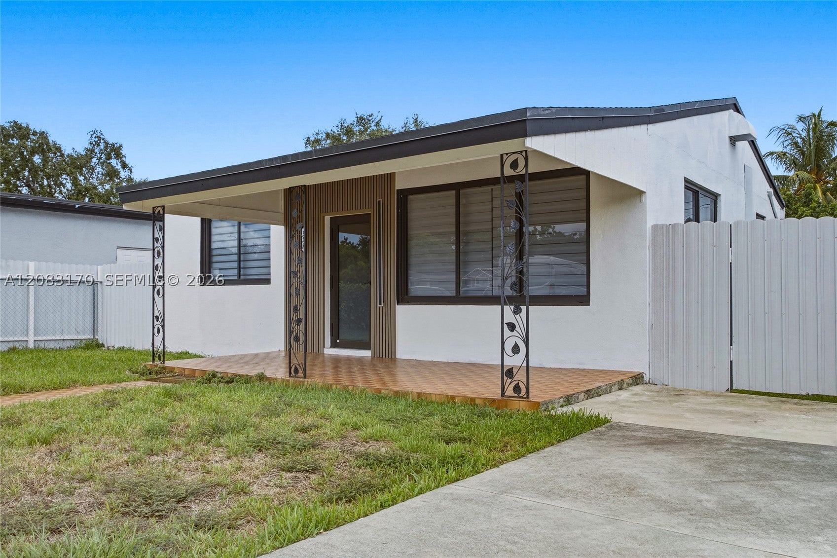 1260 NE 155th St, North Miami Beach FL 33162