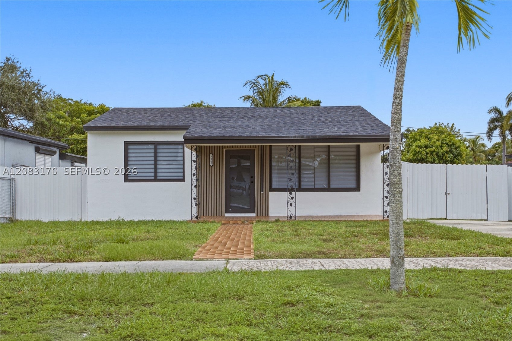 1260 NE 155th St