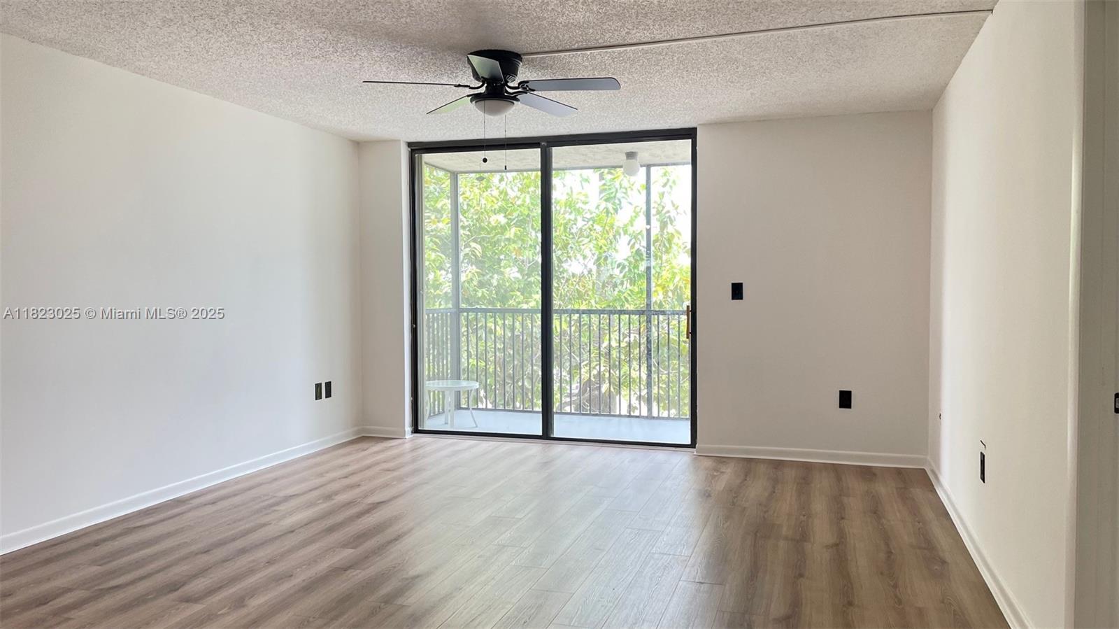 5550 Nw 44th St 407B, Lauderhill, Miami-Dade County, Florida - 1 Bedrooms  
2 Bathrooms - 