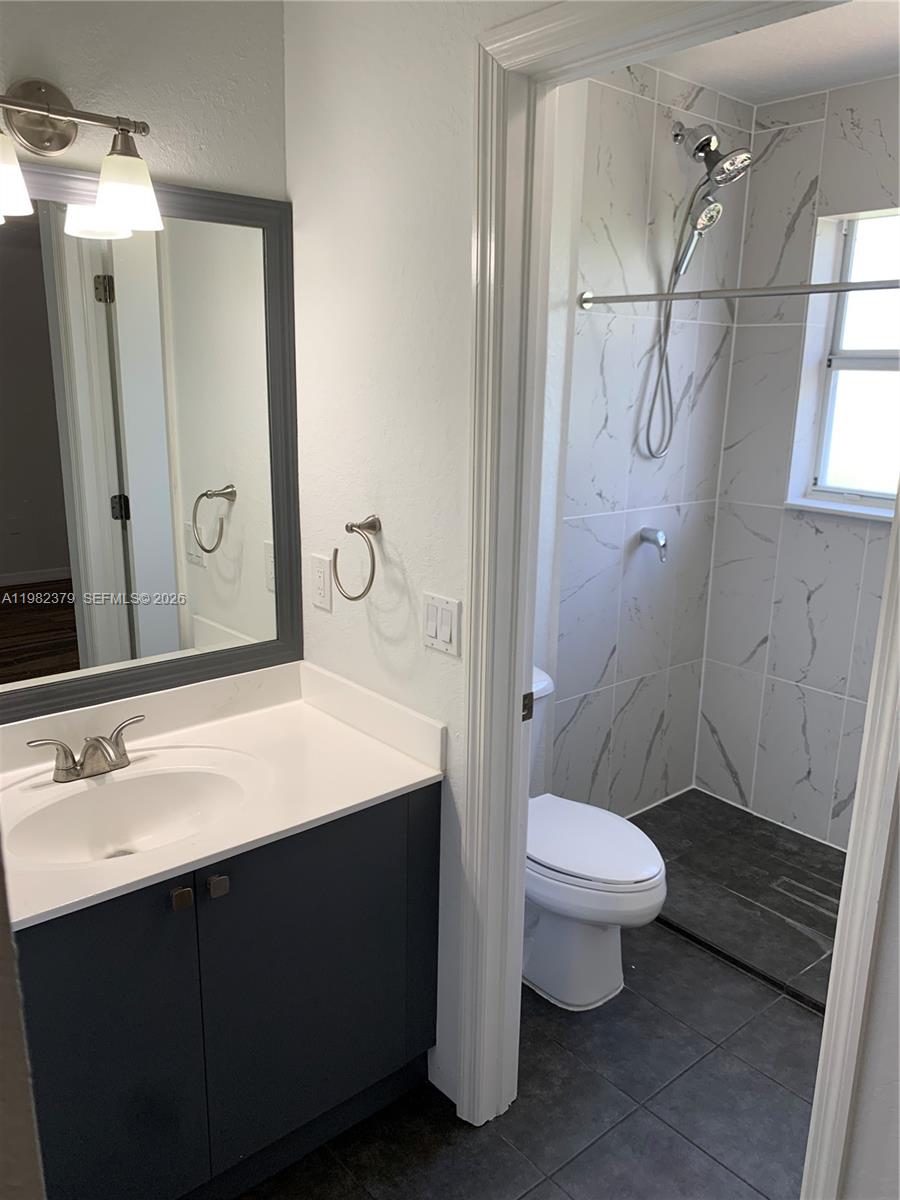 VENETIA GROVE - Residential Lease