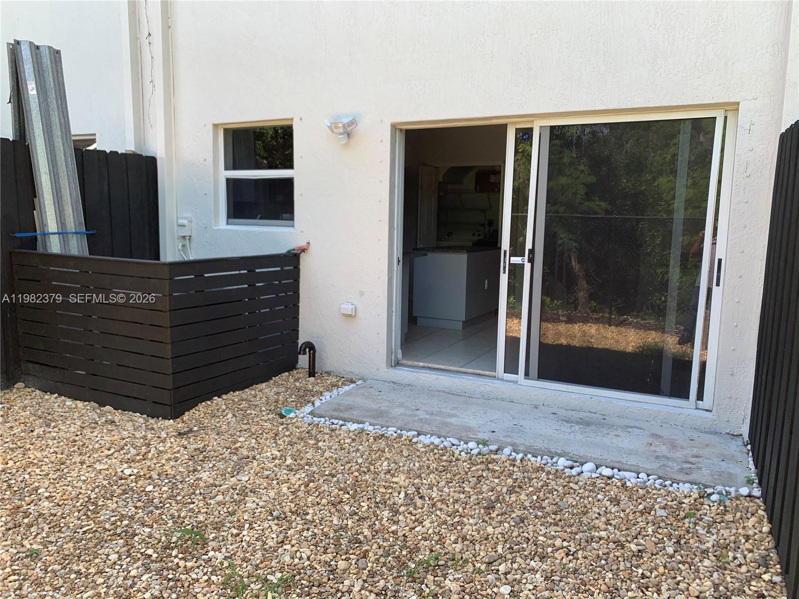 VENETIA GROVE - Residential Lease