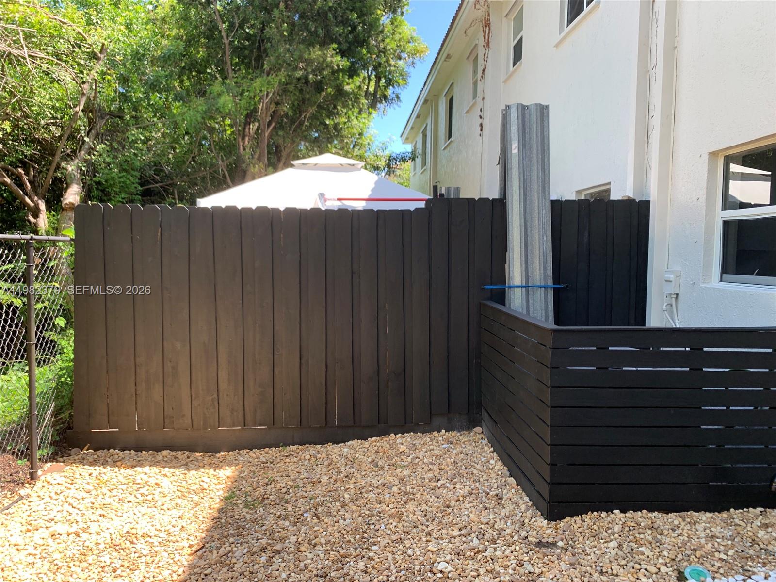 VENETIA GROVE - Residential Lease