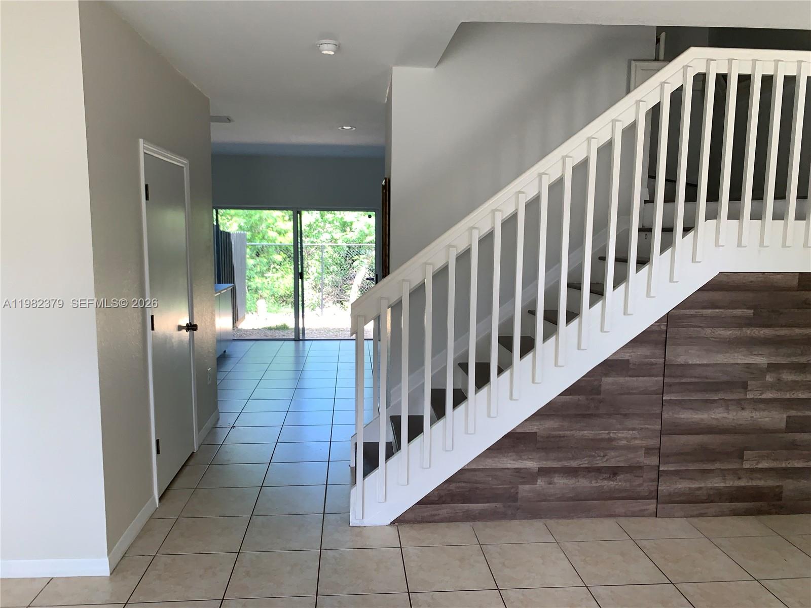 VENETIA GROVE - Residential Lease