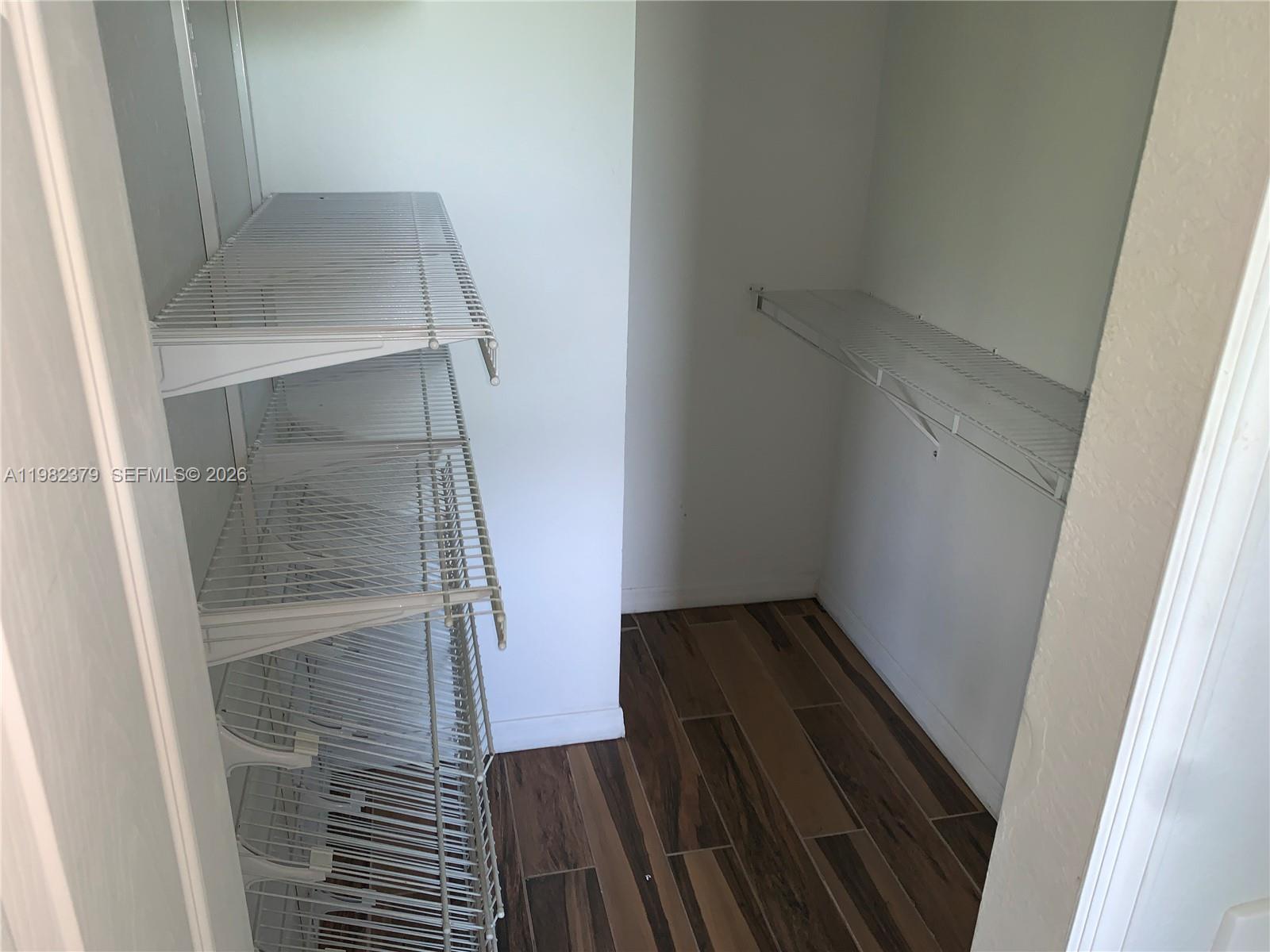 VENETIA GROVE - Residential Lease