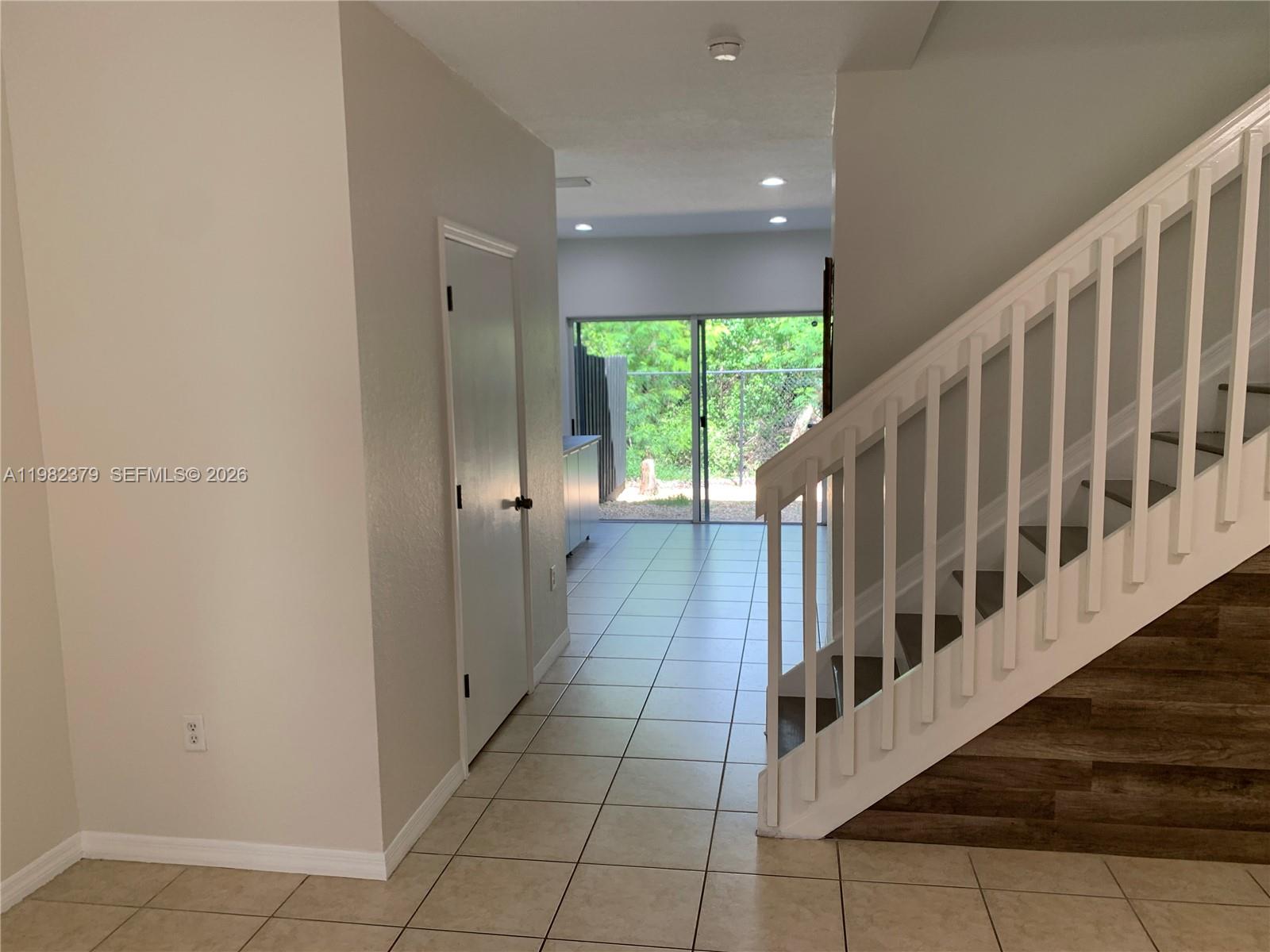 VENETIA GROVE - Residential Lease