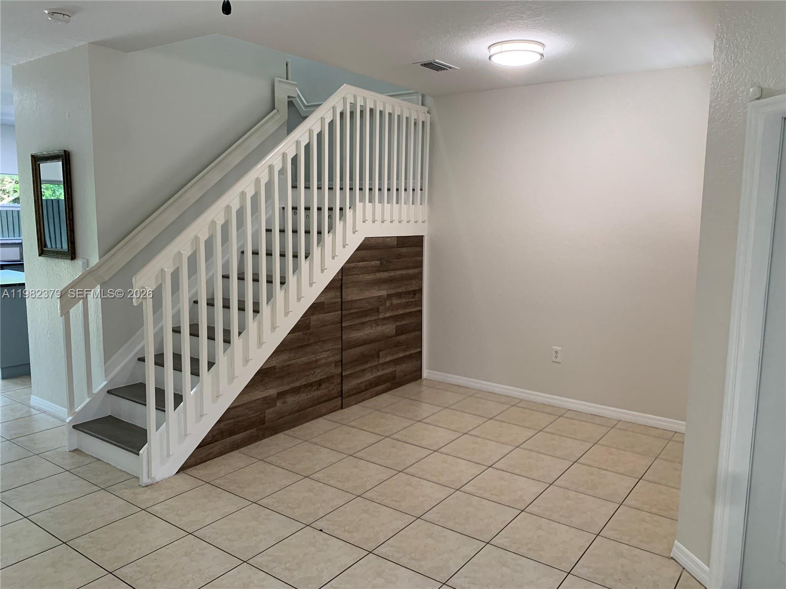 VENETIA GROVE - Residential Lease