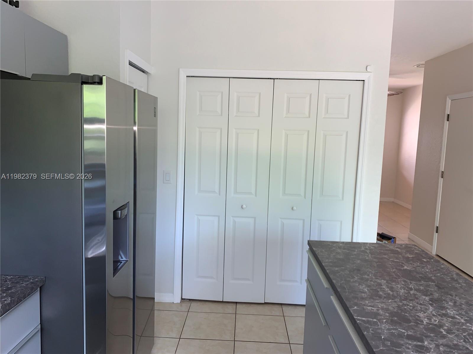 VENETIA GROVE - Residential Lease