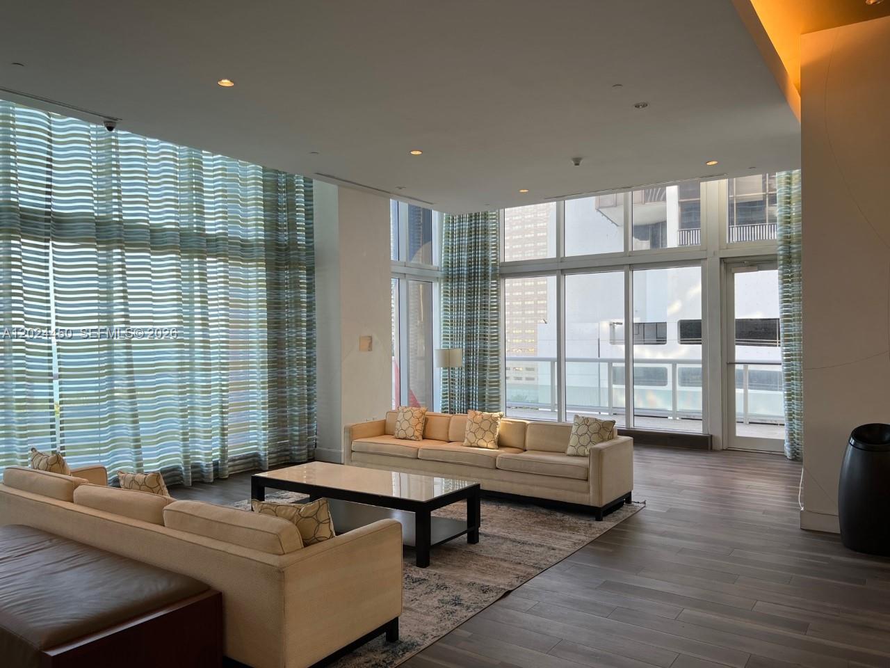50 BISCAYNE CONDO - Residential