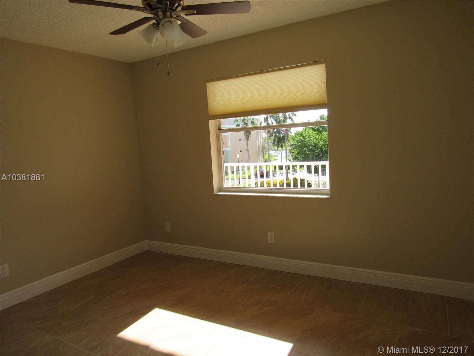 SUNRISE LAKES 187 CONDO - Residential