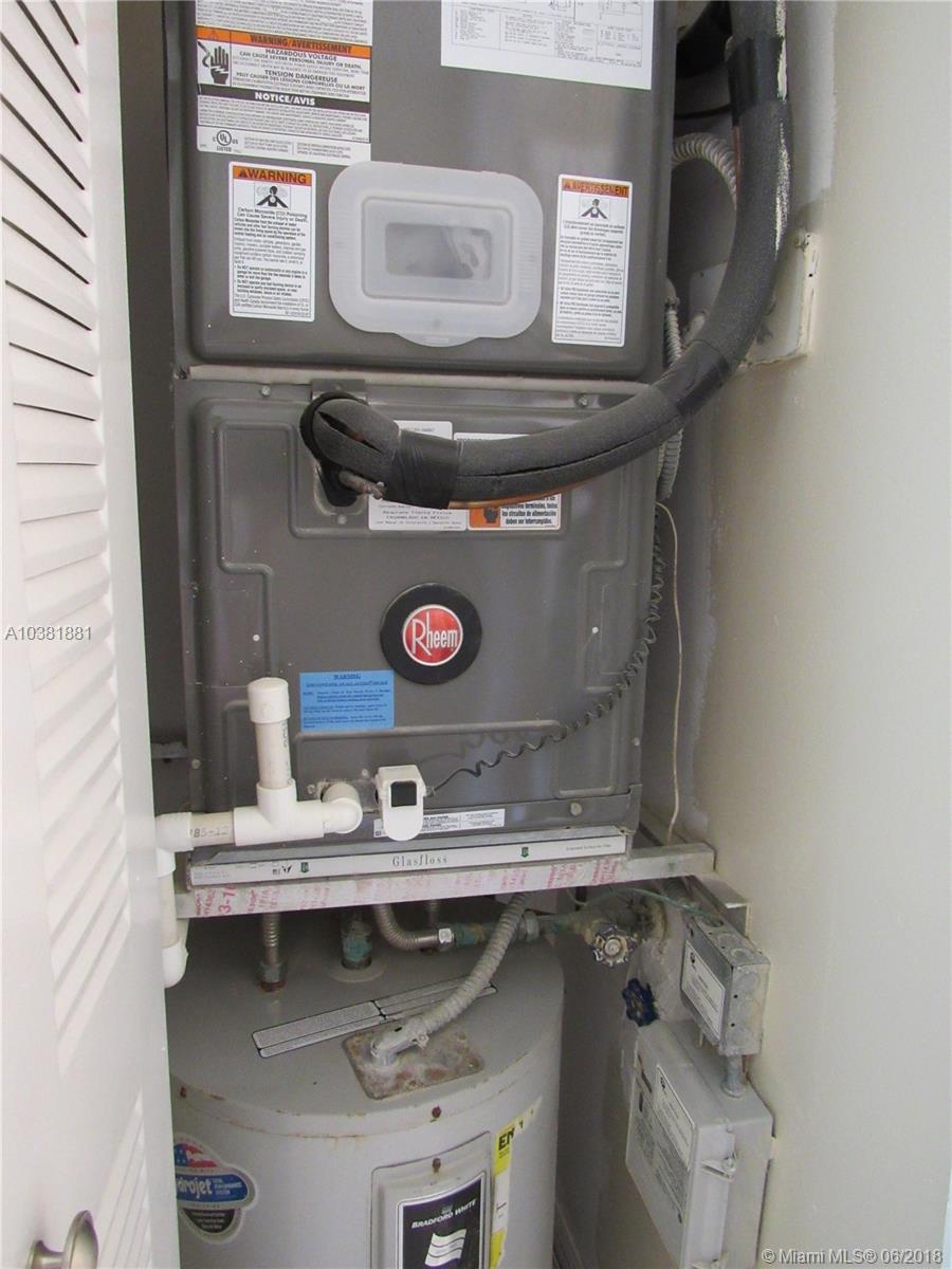 SUNRISE LAKES 187 CONDO - Residential