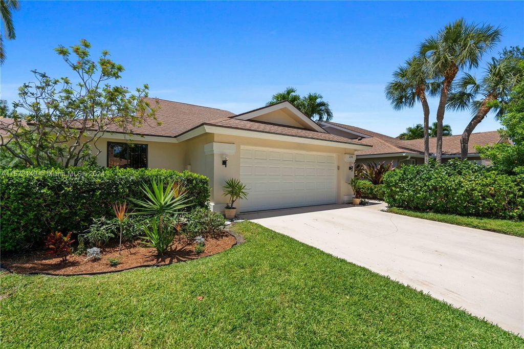 Photo of 226 E River Park Dr, Jupiter, FL 33477 (MLS # A11572149)
