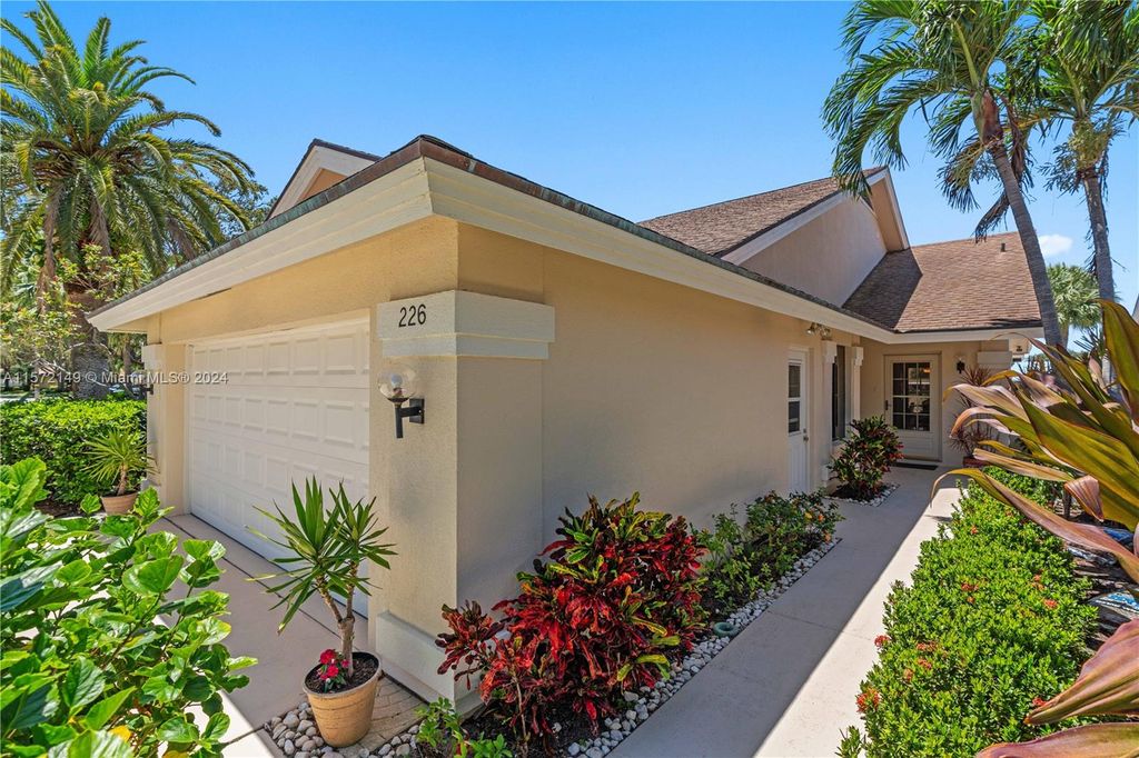 Photo of 226 E River Park Dr, Jupiter, FL 33477 (MLS # A11572149)