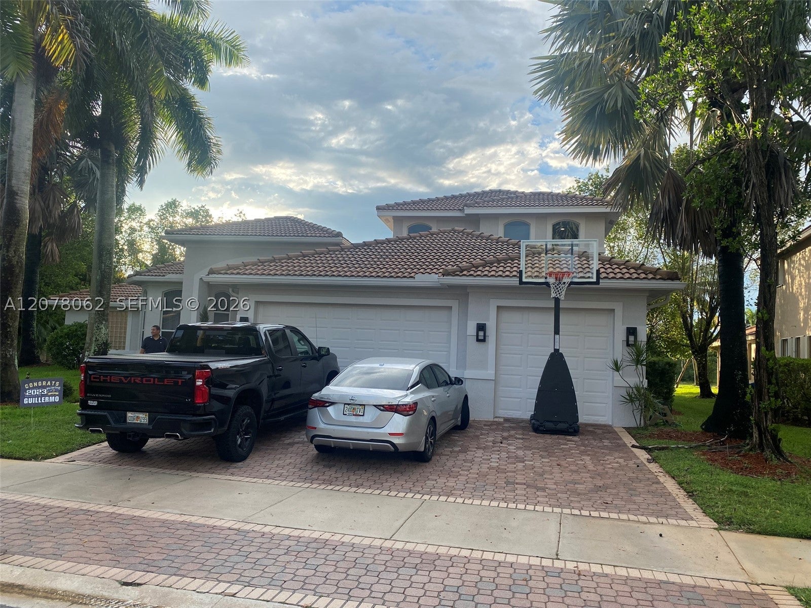 1360 Victoria Isle Dr