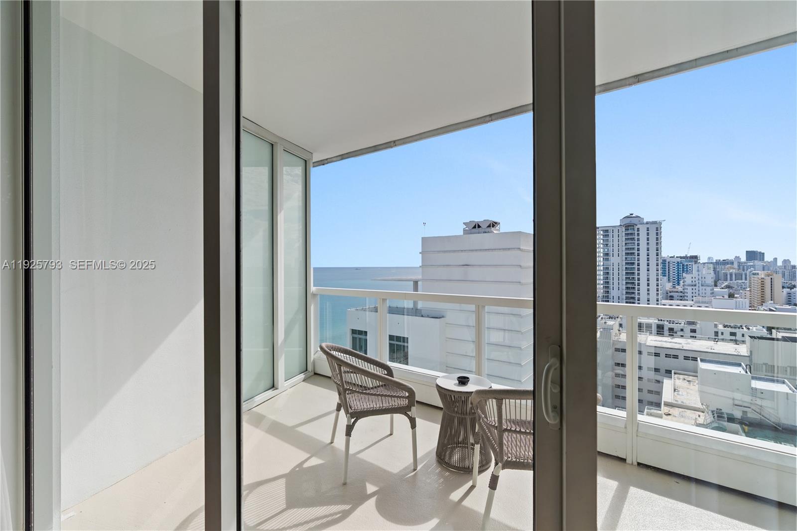 FONTAINEBLEAU III OCEAN C - Residential