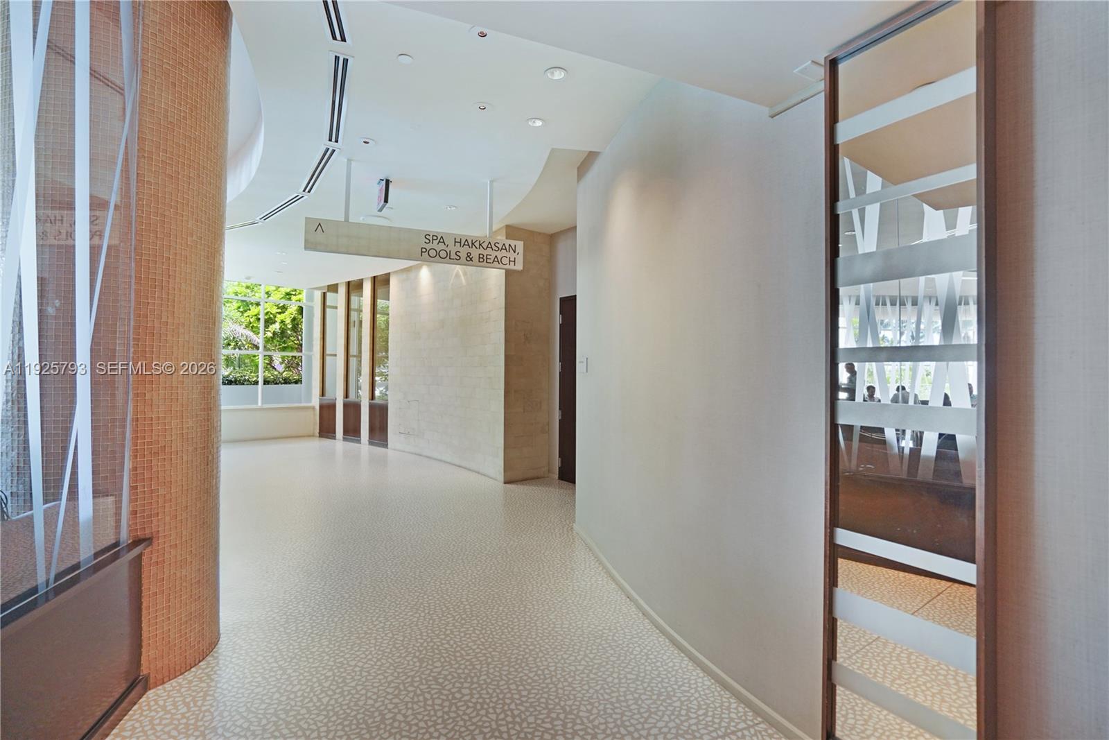 FONTAINEBLEAU III OCEAN C - Residential