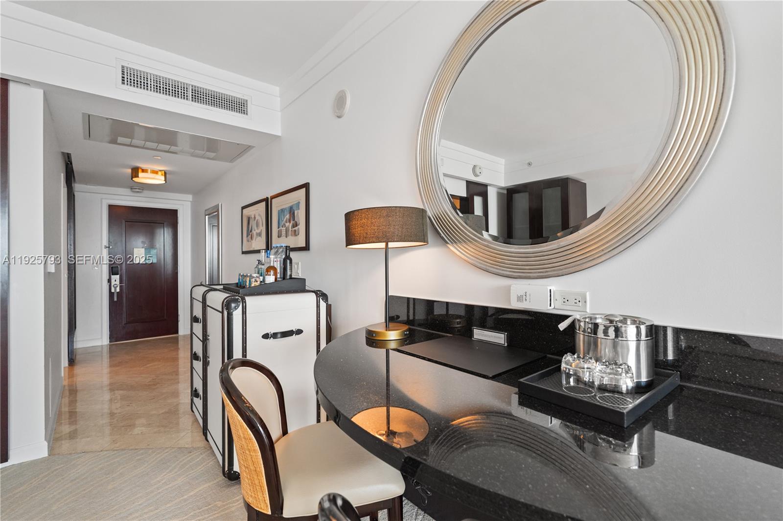 FONTAINEBLEAU III OCEAN C - Residential